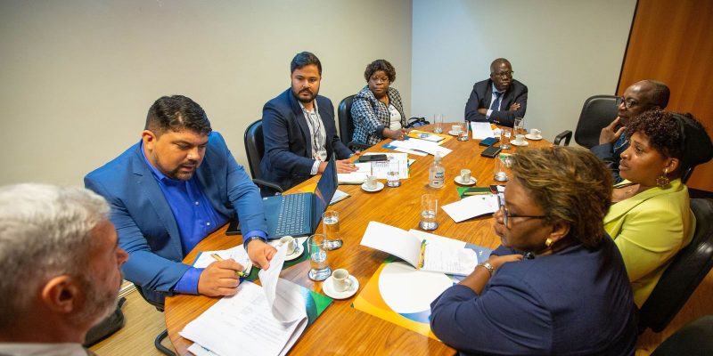 Angola e Brasil retomam cooperação na área de sangue e hemoderivados