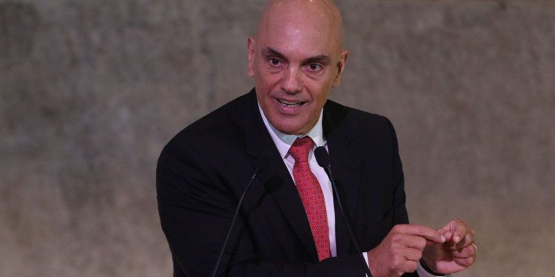 Moraes dá 48 horas para PF ouvir ex-ministro do GSI