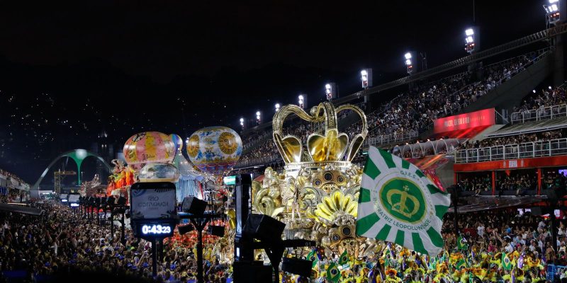 Sancionada lei que reconhece escola de samba como patrimônio cultural