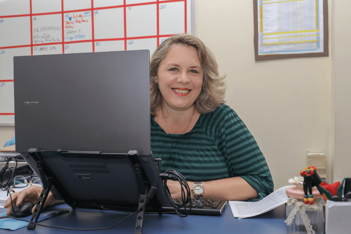 PROFESSORA DA REDE MUNICIPAL DE RESENDE É SELECIONADA PARA CURSO NO CANADÁ 