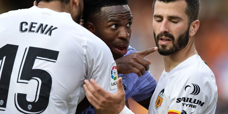 Brasil notificará autoridades espanholas após racismo contra Vini Jr,