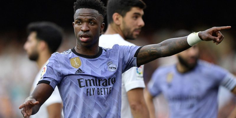 Racismo contra Vini Jr é abjeto, diz ministra substituta do MRE