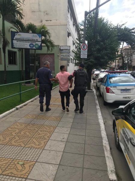 Forças de segurança flagram condutor com sinais de embriaguez na BR-393, em Volta Redonda
