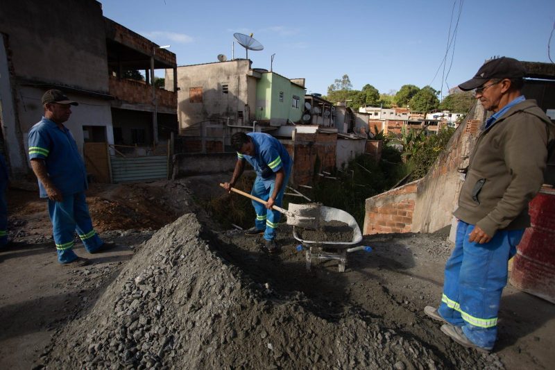 Prefeitura de Volta Redonda investe para melhorar infraestrutura no bairro Três Poços