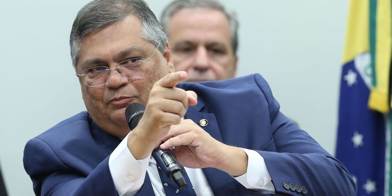 Só teremos escolas seguras com regulação da internet, diz ministro