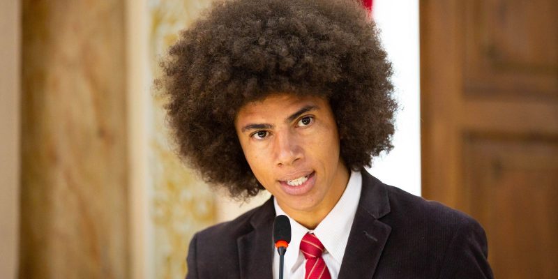 Deputado acusa PF de racismo após inspeção em voo; corporação apura