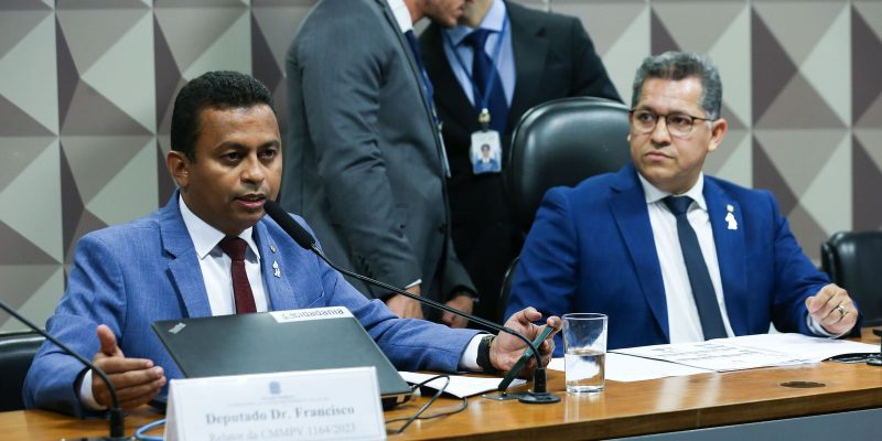 Comissão mista aprova MP que recria o programa Bolsa Família