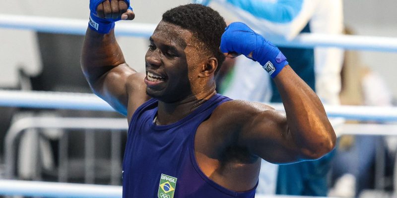 Wanderley Pereira avança à final e Shuga é bronze no Mundial de Boxe