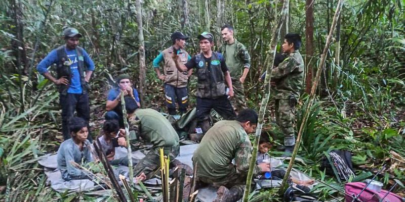 Crianças colombianas que sobreviveram a queda de avião são resgatadas