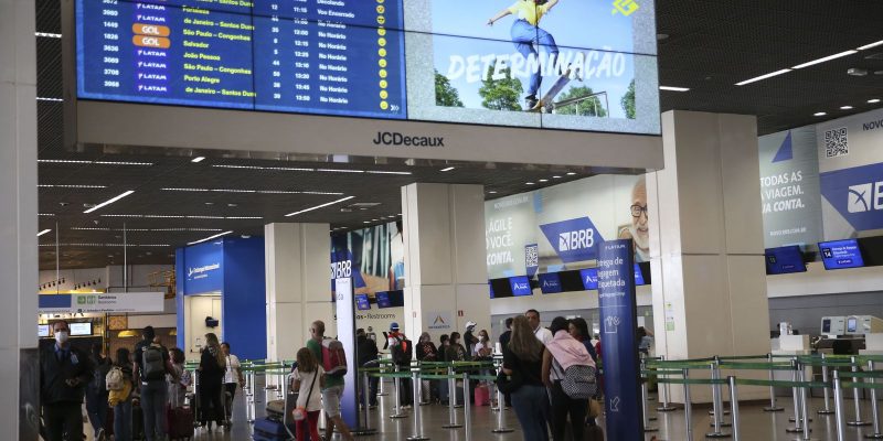 Em 2023, Brasil já recebeu 75% de turistas estrangeiros de todo 2022