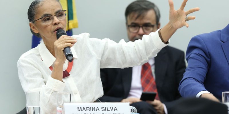 "Nosso tempo para agir está se esgotando", diz Marina Silva