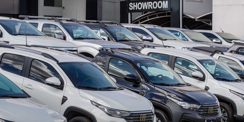 Lula visita polo automotivo em PE e diz que país voltará a crescer