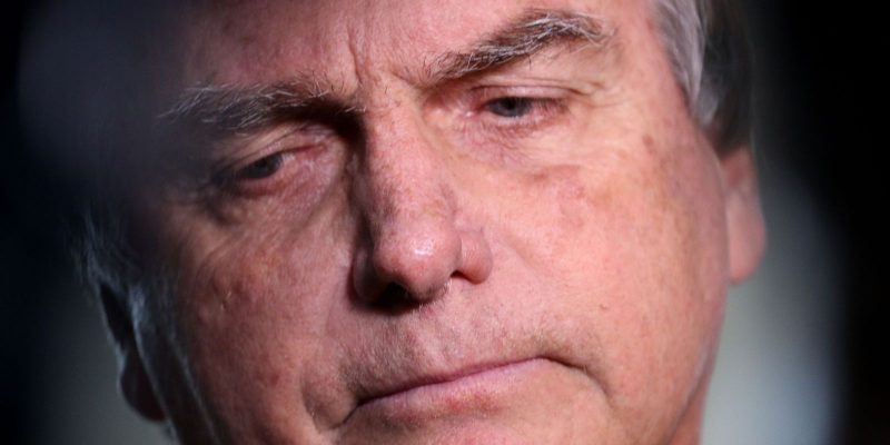 TSE suspende sessão com 3 voto a 1 pela inelegibilidade de Bolsonaro
