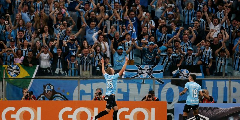 Brasileiro: Grêmio vence com gol de estreante para assumir 2ª posição
