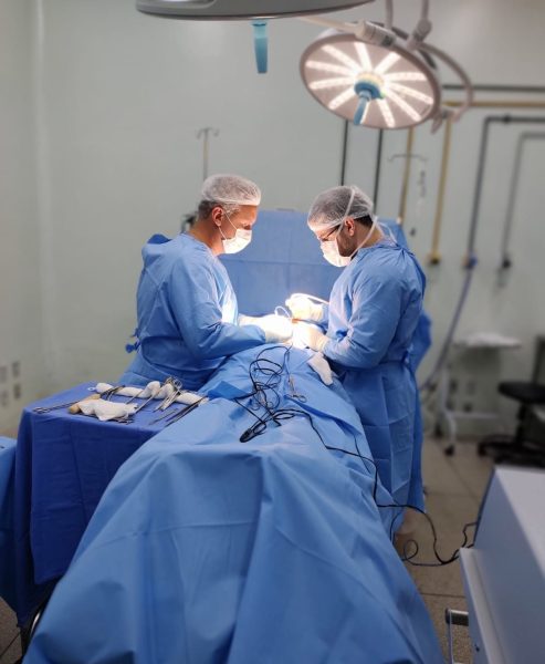 Projeto Coluna Reta completa 30 cirurgias realizadas em dois anos, em Volta Redonda