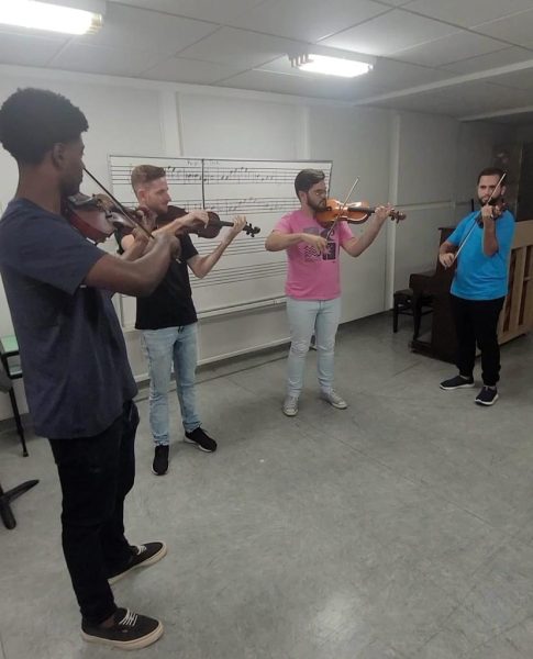 Ex-alunos do projeto ‘Volta Redonda Cidade da Música’ ganham bolsas de estudos em universidade dos EUA