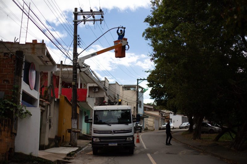 Volta Redonda: Santa Cruz e Santa Rita Zarur ganham iluminação de LED