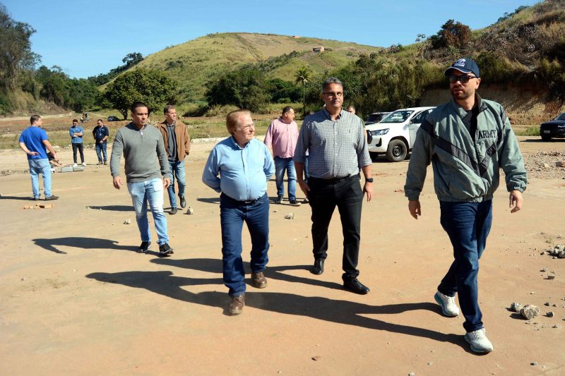 Prefeito Rodrigo Drable vistoria obras do Condominio Industrial – Barra