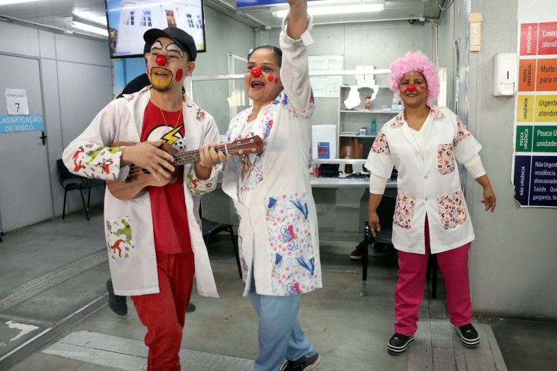 UPAlegria leva descontracao a pacientes da Upa Centro – Barra