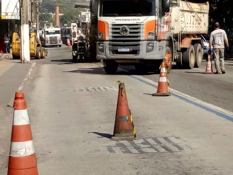 Novo asfalto no Aterrado marca início de mais uma etapa do Plano de Mobilidade Urbana de Volta Redonda