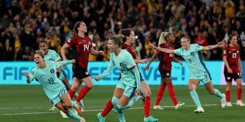 Austrália atropela, elimina Canadá e passa em 1º no grupo B da Copa