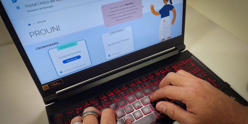 Selecionados do Prouni devem complementar informações até hoje