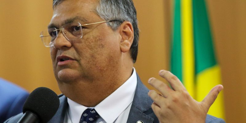 Dino diz que só poderia usar Força Nacional autorizado pelo GDF