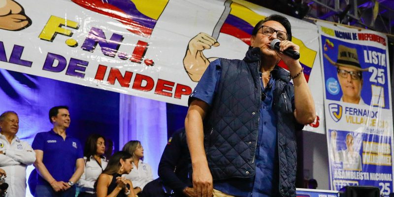 Governo do Equador restabelece direito à reunião