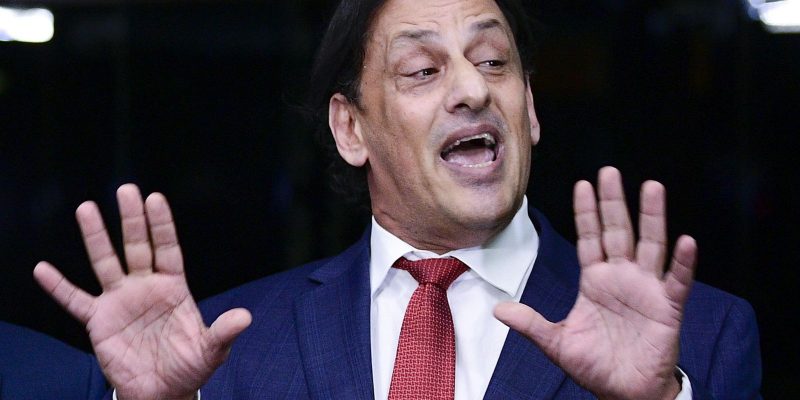 Wassef diz que comprou Rolex com próprio dinheiro e fez "favor" à União