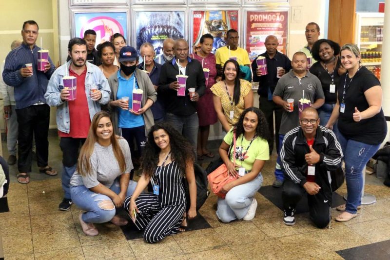 Abrigo Municipal Pinguilim promove tarde no cinema para assistidos da