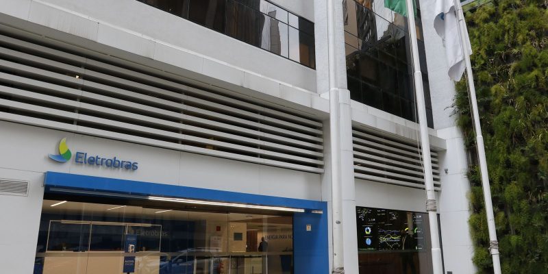 MME pede que Eletrobras suspenda Plano de Demissão Voluntária