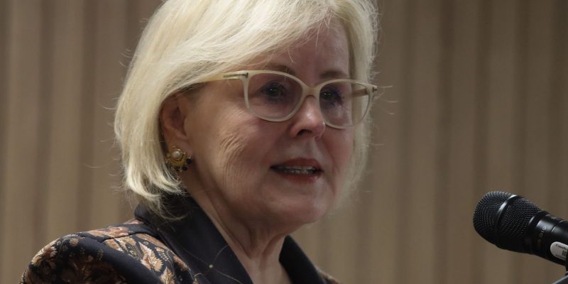 STF segue “firme e vigilante” em defesa da democracia, diz Rosa Weber