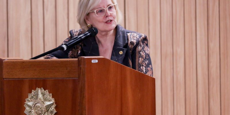 Rosa Weber: combate a fake news motiva discurso de ódio ao jornalismo