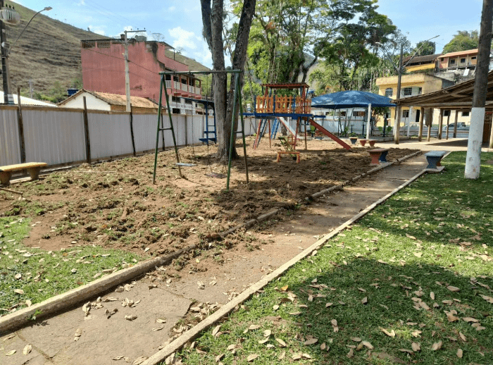 PREFEITURA INICIA OBRAS DE REVITALIZAÇÃO DA PRAÇA DA VILA DA FUMAÇA