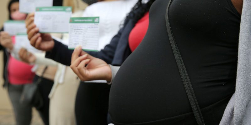 Brasil oferece vacinação segura para gestantes e bebês