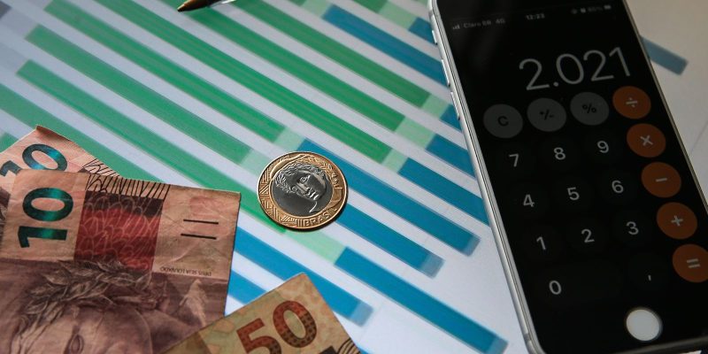 Queda da Selic barateia pouco crédito e prestações, diz Anefac