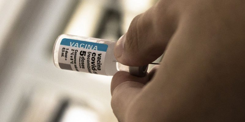 Brasil prepara inclusão de vacinas de covid-19 no calendário de rotina