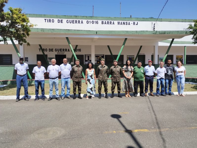 Fatima Lima participa de visita de comandantes da AMAN ao