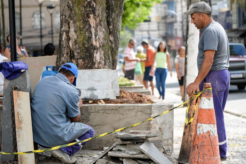 Praca da Matriz recebe o programa de revitalizacao – Barra