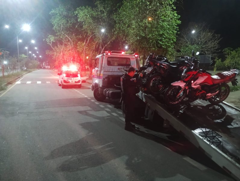 ForÃ§as de seguranÃ§a de Volta Redonda retiram das ruas nove motos barulhentas que estariam em ârolezinhoâ