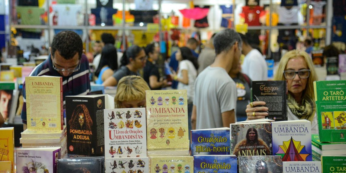 Com 600 mil visitantes, Bienal do Rio vende 5,5 milhões de livros
