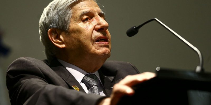 Augusto Heleno: acampamentos bolsonaristas eram "ordeiros e pacíficos"