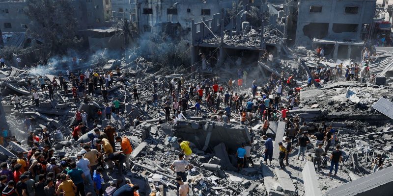Prédio ao lado de casa de brasileiro é bombardeado na Faixa de Gaza