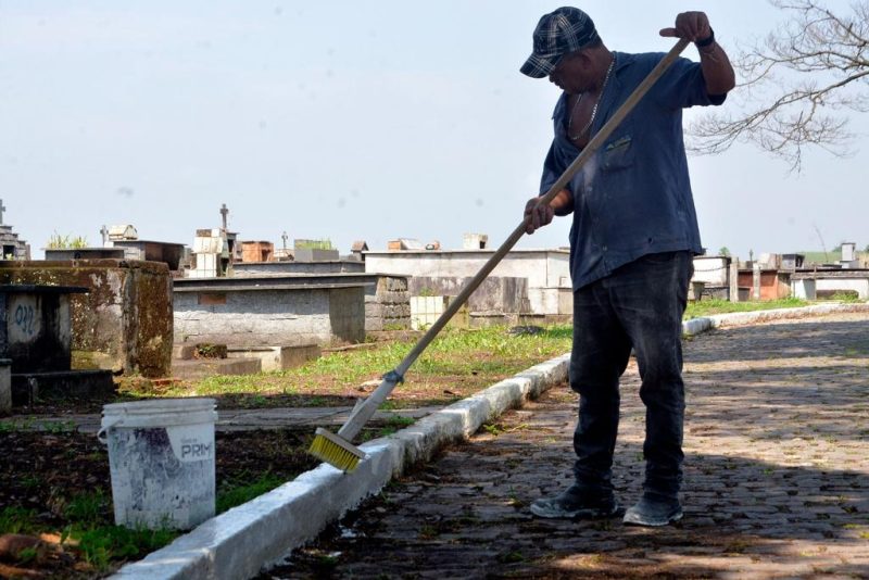 CemitÃ©rio Municipal de Volta Redonda espera receber 10 mil pessoas no feriado de Finados