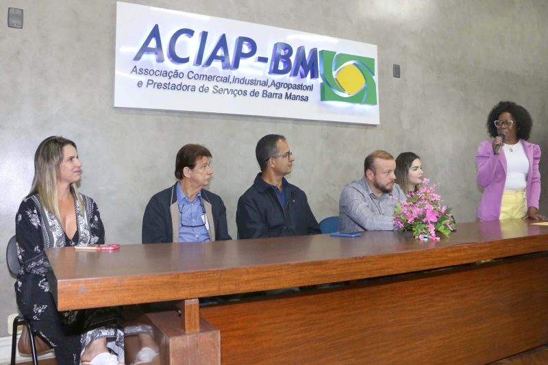 Vice prefeita Fatima Lima participa de encontro na Aciap voltado ao