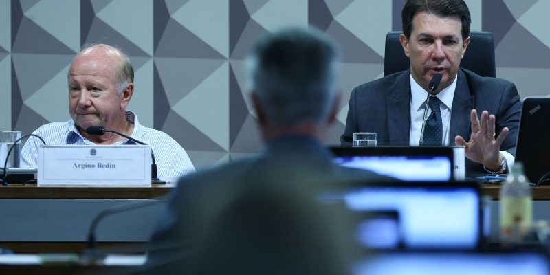 Suspeito de bancar atos golpistas, empresário fica em silêncio na CPMI