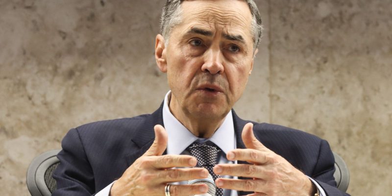 Pontos de desenvolvimento do Brasil estão na Constituição, diz Barroso