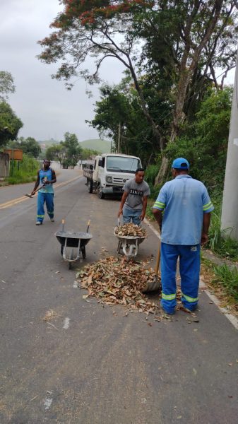 Prefeitura mobiliza grande efetivo para reparar estragos das chuvas