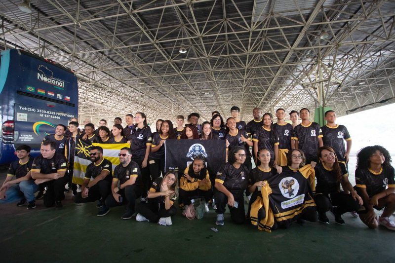 Alunos da rede municipal de ensino de Volta Redonda participam de torneio nacional de robÃ³tica