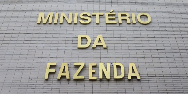 Governo bloqueia mais R$ 1,1 bilhão do Orçamento